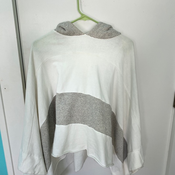 Pancho sweatshirt - Picture 1 of 6